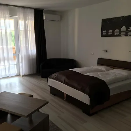 Apartment F&m *